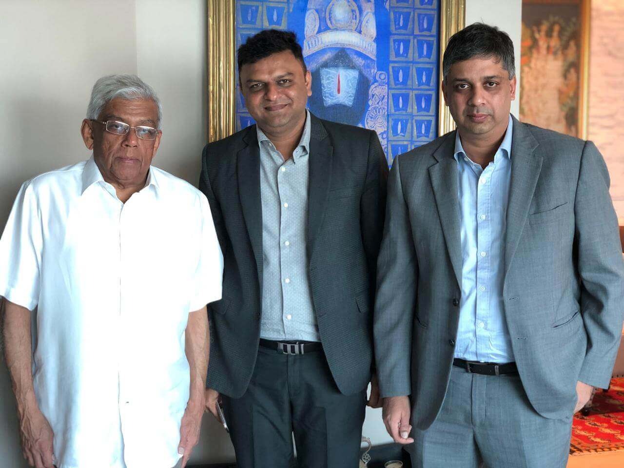 Mr. Deepak Parekh
(Chairman HDFC Ltd.)
&
Mr. Suresh Badami
(ED HDFC Life)
